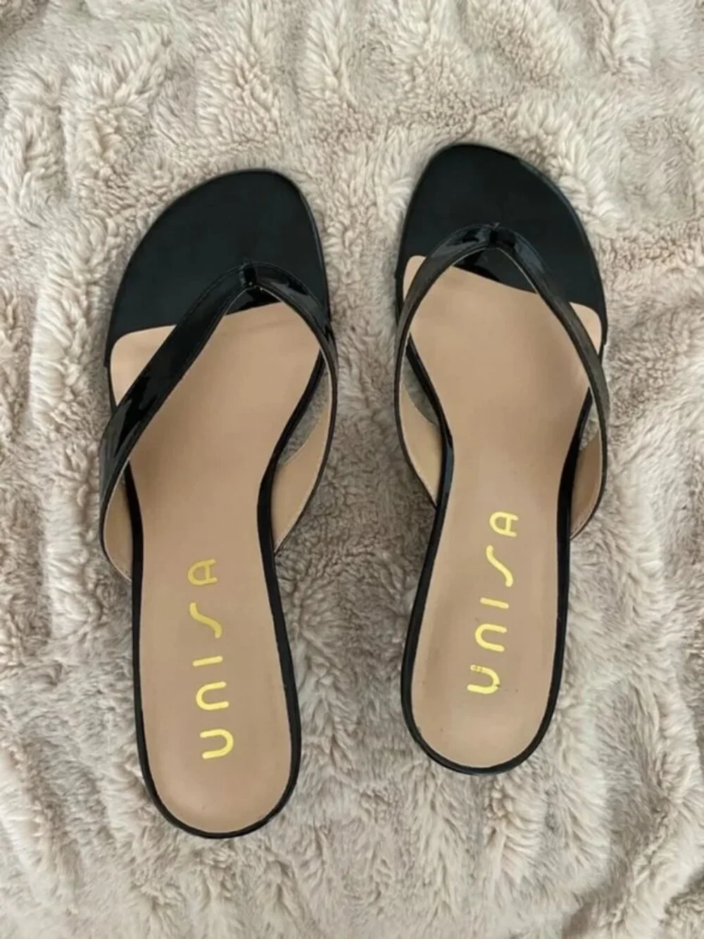 Kitten heels